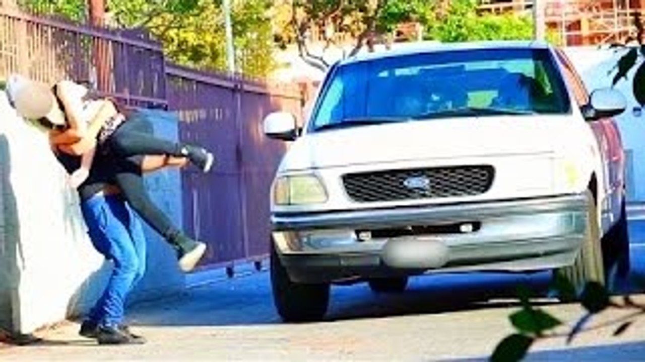 The Dangers Of Online Dating GIRL KIDNAPPED Social Experiment 2016