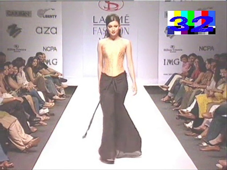 fashion week no panty oops