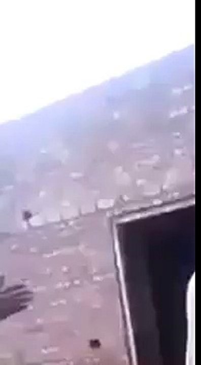 Ak old man ko young man ko peette howe dakhye