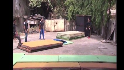 Live Stunt by a Bollywood Young Jackie Shroff