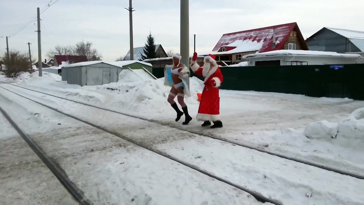 Снегурочка разогревается
