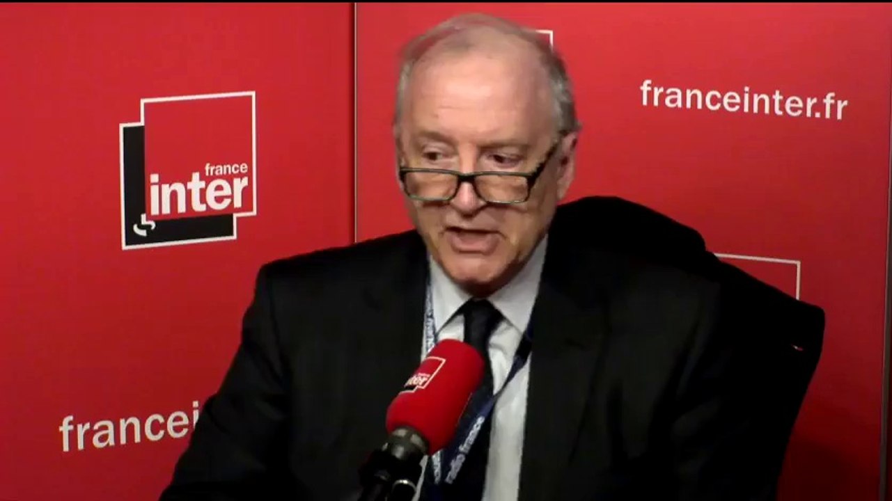 Hubert Védrine : "François Mitterrand a toujours gardé une distance, une zone d'intimité"