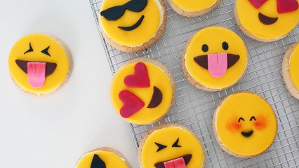 You'll Be All Heart Eyes Over These Emoji Cookies