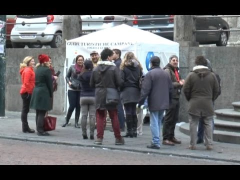 Napoli - Museo Archeologico, stand delle guide turistiche (19.12.15)