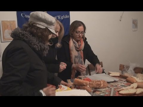 Aversa (CE) - Natale, pranzo per i poveri della Comunità Sant'Egidio (19.12.15)