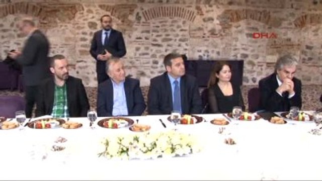 Numan Kurtulmuş Gazetecilerin Sorularını Yanıtladı