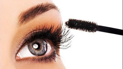 8 حيل بالمكياج لزيادة اتساع العيون الضيقة