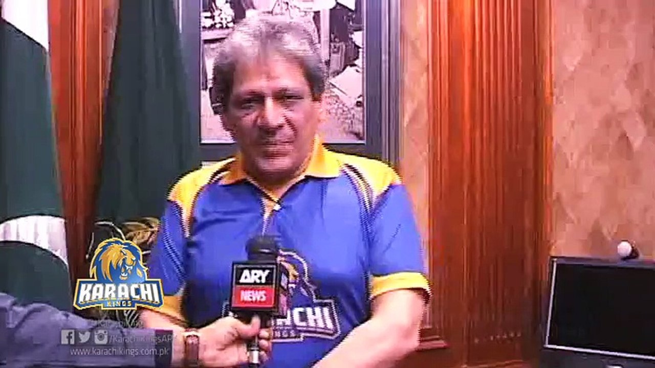 Dr Ishrat-ul-Ibad Khan supporting Karachi Kings in HBLPSL.