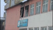 PKK'lı Teröristler Okulu Ateşe Verdi