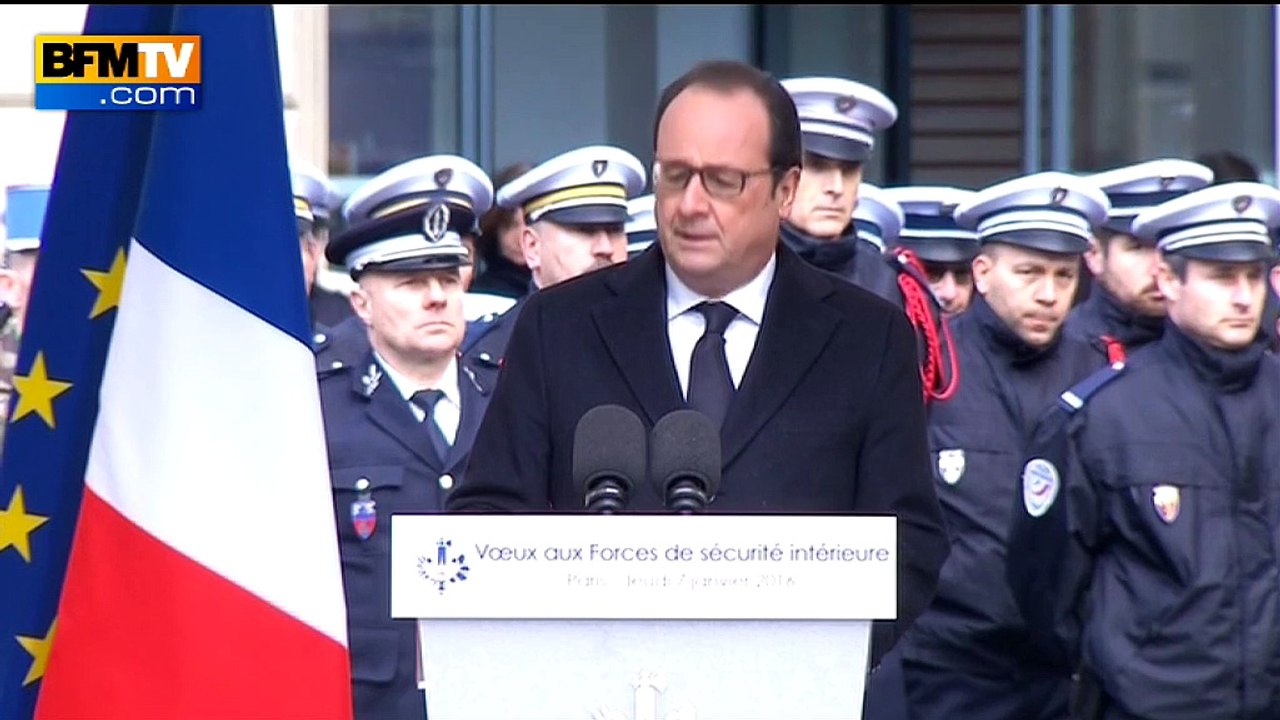 Hollande rend hommage aux trois policiers tués en janvier 2015 "morts pour que nous puissions vivre libres"