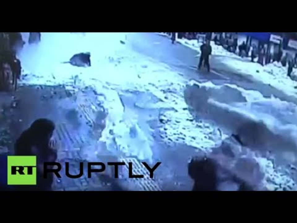 Snow falls off mosque roof severely injuring people in Turkey