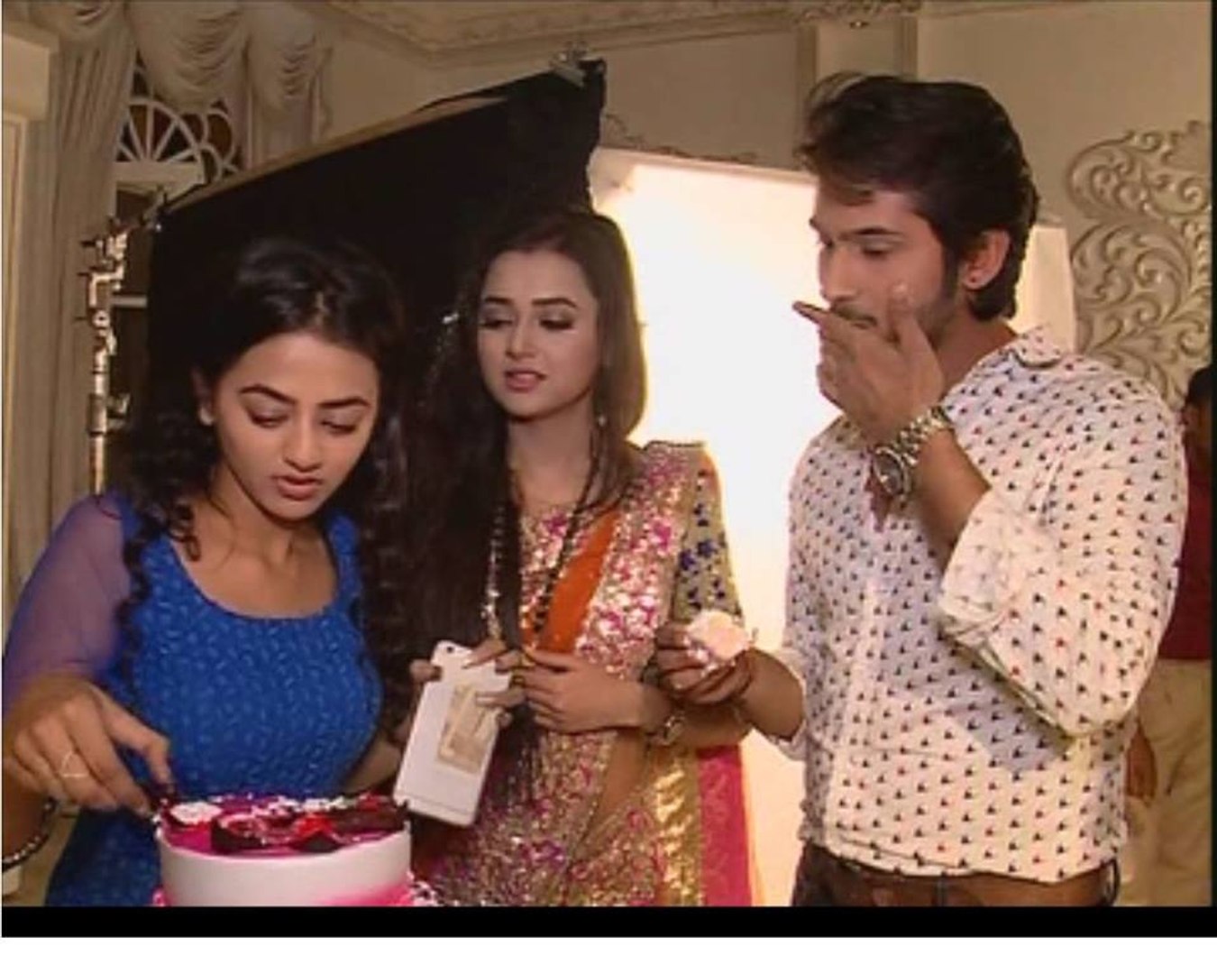 Swaragini Helly Shah Birthday Special On Swaragini Set Video Dailymotion
