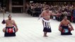Japon: rituel de lutteurs de sumo pour la nouvelle année