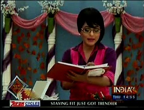 Swara ke Real Birthday Par Sanskar ne Diya Uuse Surprise Gift 7th January 2016 Swaragini
