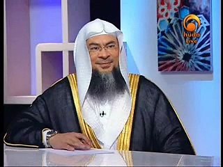 Old women taking their hijab off - Islamic Reference
