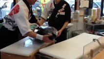 How to cut a whole Tuna with Japanese Sushi Tecnics?!