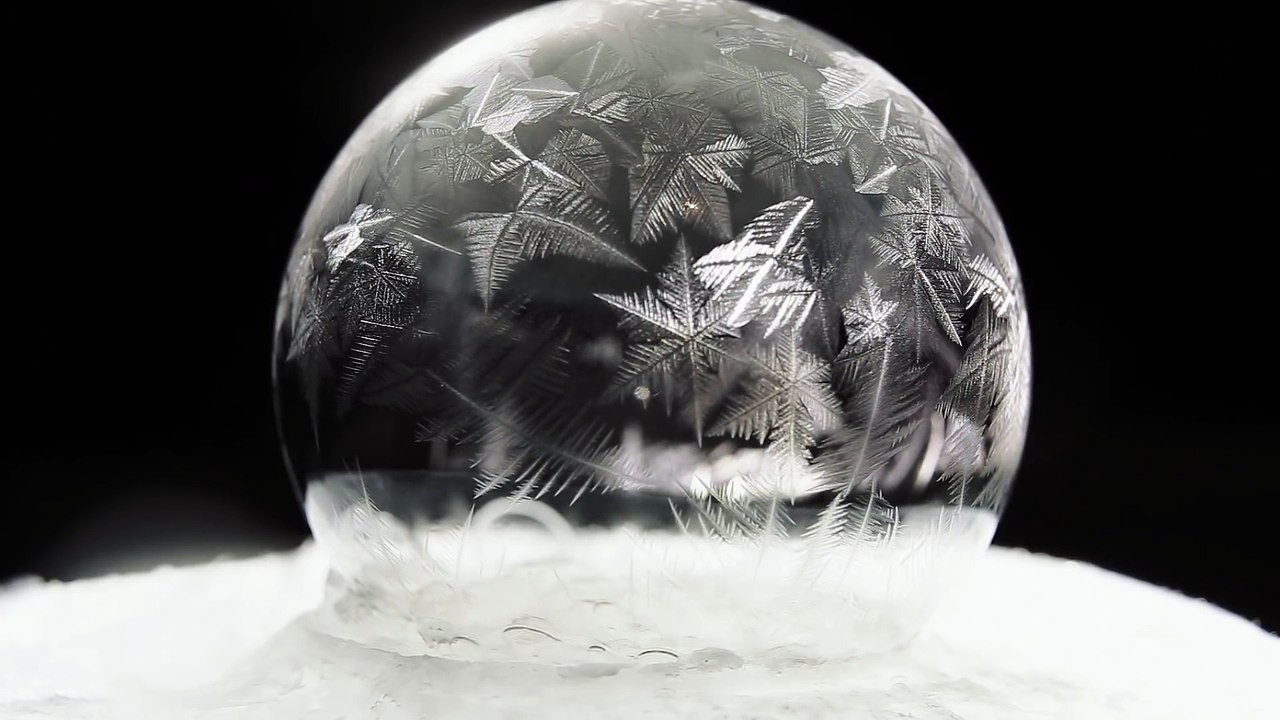 L'étonnante réaction de bulles de savon gelées à -15°
