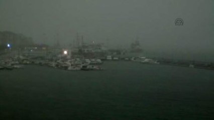 Şiddetli Yağış Hayatı Olumsuz Etkiliyor