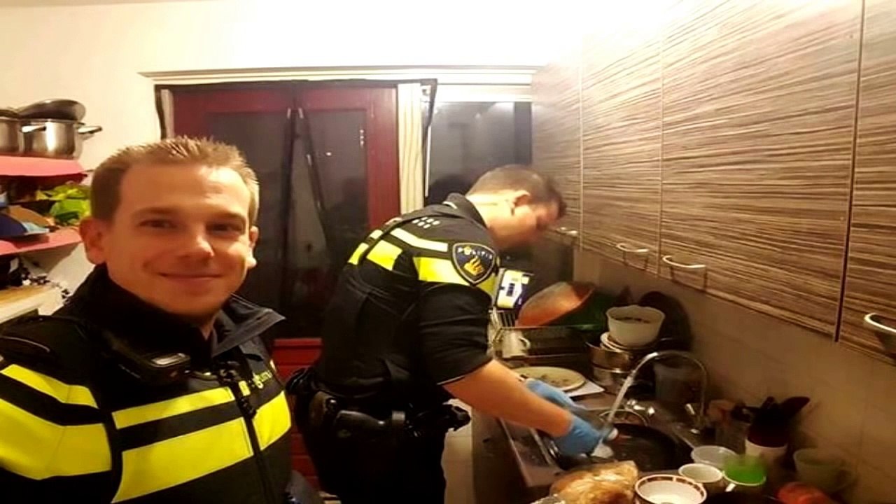 Dutch Police Officers Babysit & Cook For Kids
