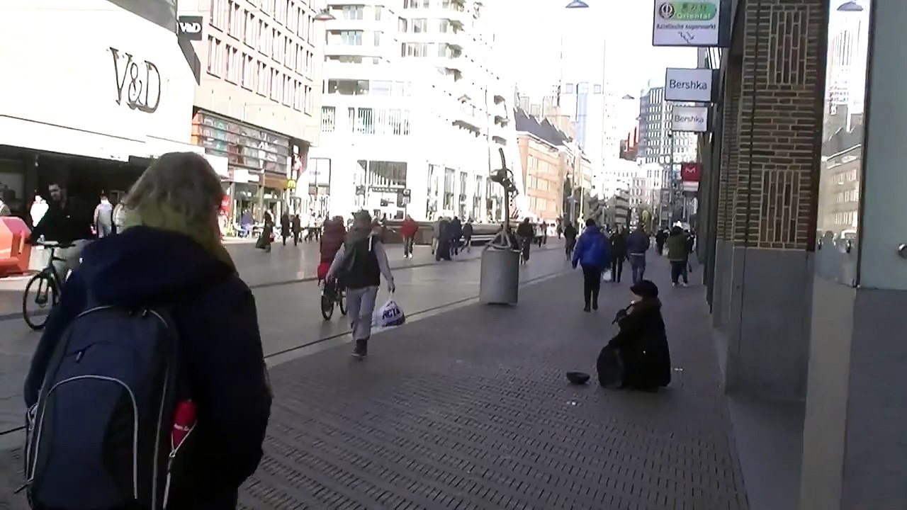 Чудесный музыкальный голосок из Гааги!