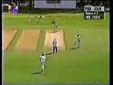 Shahid Afridi Break Traffic Light on Road with a huge six Out of Ground   Amazing Shot! - psl