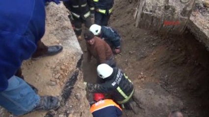 Malatya - Belediye İşçisi Toprağın Altında Kalarak Öldü