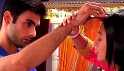 Swara and Sanskar Romantic Song - Swaragini 7th January 2016
