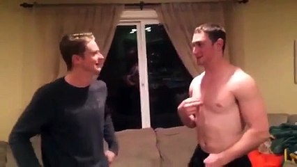 Quand deux abrutis se défient en se mettant un coup de tête