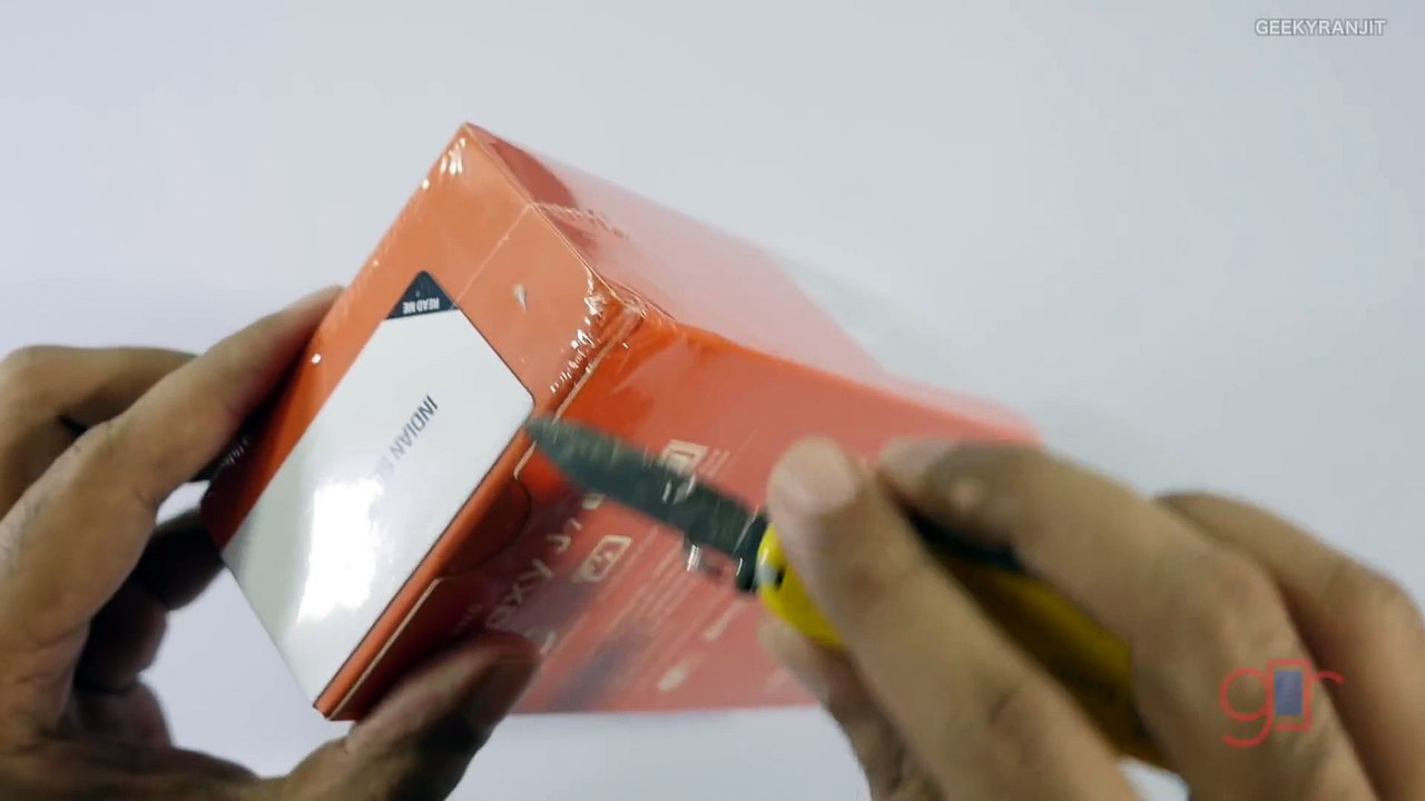 Samsung Galaxy J7 4G Smartphone Unboxing & Overview