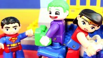 Duplo Lego Batman Superman and Wonder Women Bat Boat Battle The Joker Bring To Jail