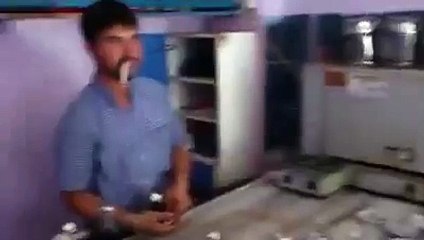 Ağzında Sigara Patlayan Çaycı Murat