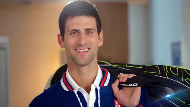 Quand Djokovic imite John McEnroe