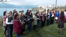 Antalyada Kadınlar Çatal Kaşıkla Kadınlar Gününü Kutladı