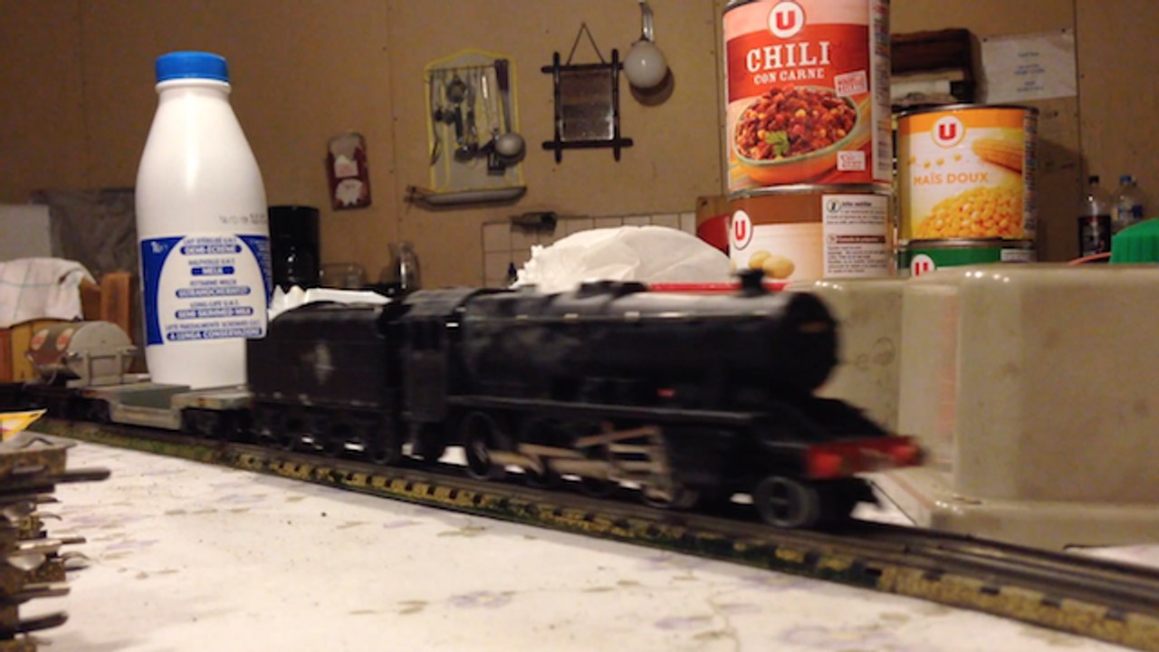 Rescued Hornby-Dublo 8F plus my Southern EMU
