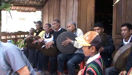 Gong Ching Ê Đê Viet Nam 3