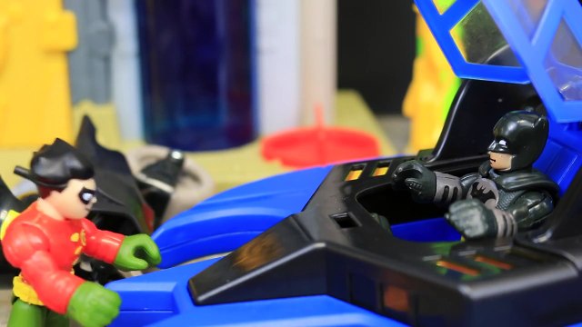 Batman and Robin Crashes the Batbike & Batwing & Batmobile Commissioner Gordon Puts Robin in Jail