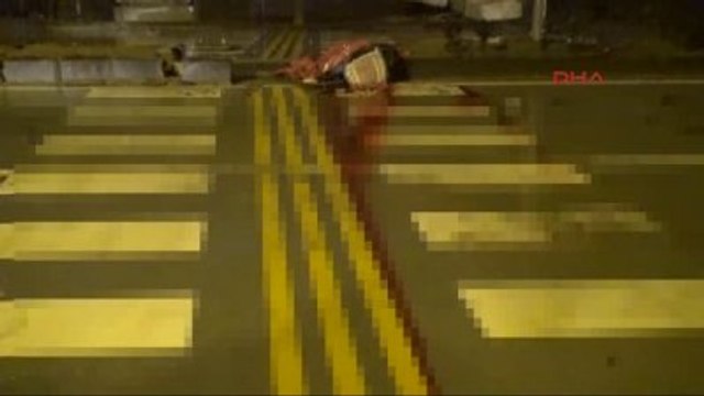 Adana- Otomobil ile Hafif Ticari Araç Kavşakta Çarpıştı: 1 Ölü, 3 Yaralı