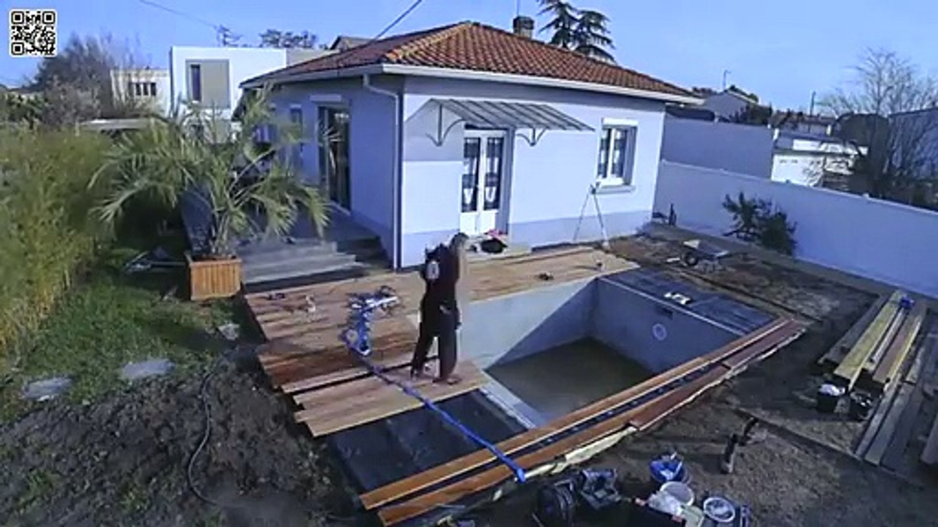 Réalisation d'une terrasse avec terrasse amovible sur piscine - Vidéo  Dailymotion