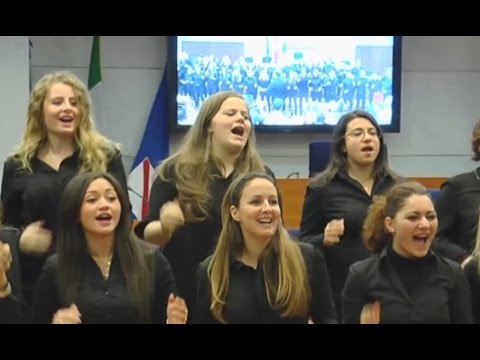 Campania - Il coro giovanile del San Carlo si esibisce al Consiglio Regionale (15.12.15)