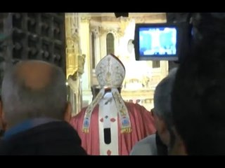 Download Video: Napoli - Giubileo, il cardinale Sepe apre la Porta Santa (14.12.15)