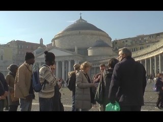 Napoli - I profughi espulsi da Terzigno chiedono il reintegro (15.12.15)