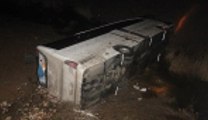 Otobüs ile otomobil çarpıştı: 6 ölü, 30 yaralı