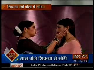 Shivnanya Se Maangi Yamini Ne Sabke Saamne Maafi 8th January 2016 Naagin