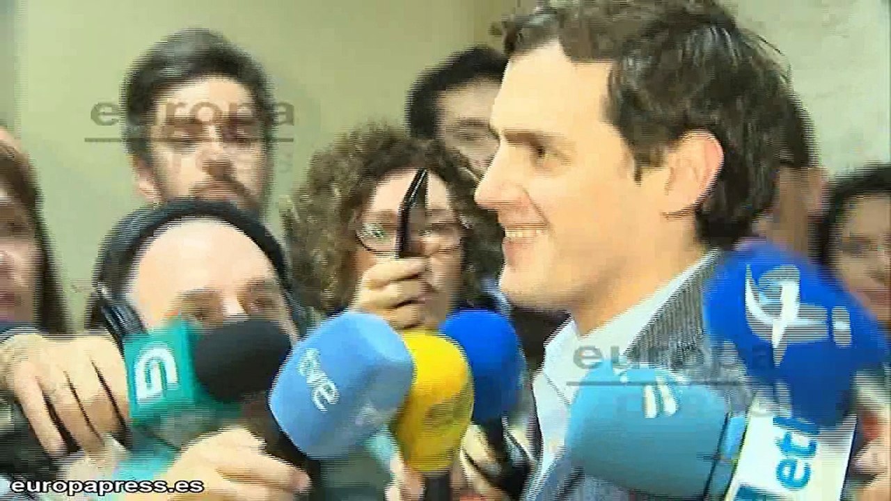 Varios políticos recogen su acta como diputado