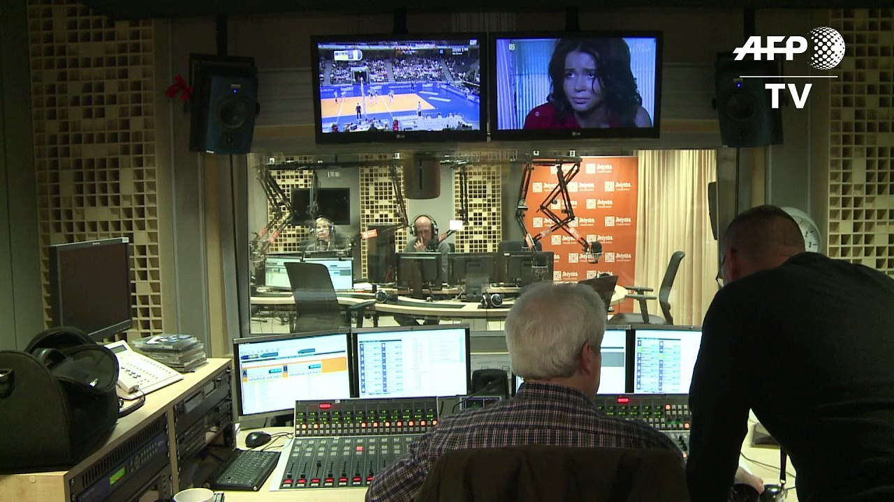 Pologne: la loi controversée sur les médias publics ratifiée