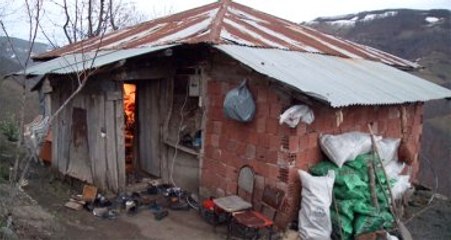 Şehidin Ailesine Yeni Ev İçin İlk Kepçe Vuruldu