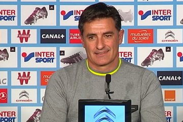 Michel souhaite bonne chance à Zidane