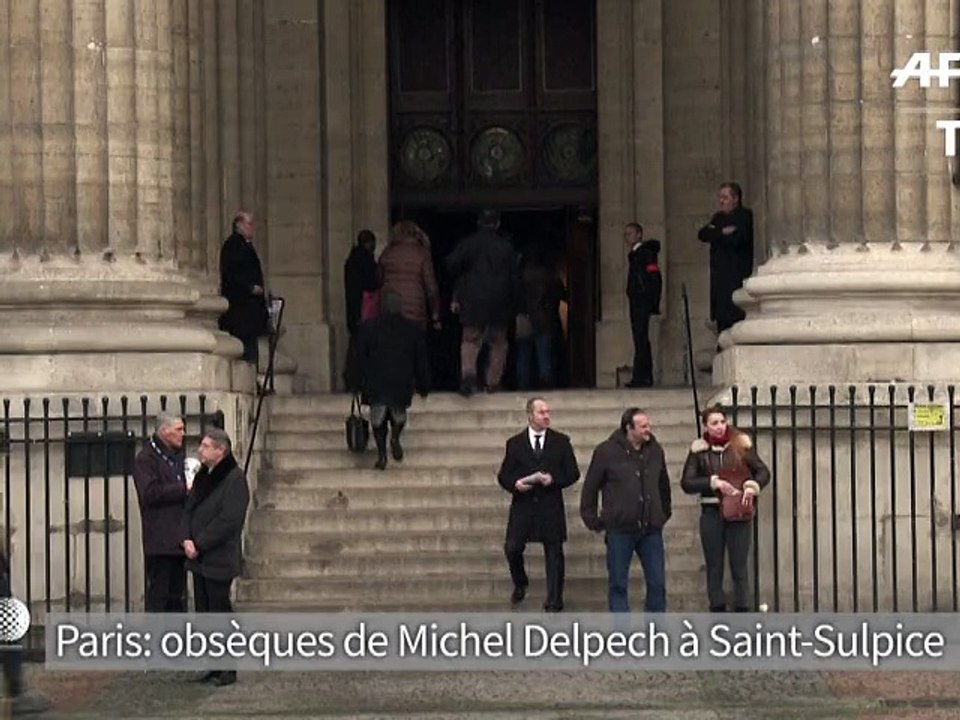 Il était chanteur: personnalités et anonymes disent adieu à Michel Delpech