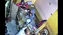 بالفيديو أسرع سرقة من محل مجوهرات في 5 ثواني