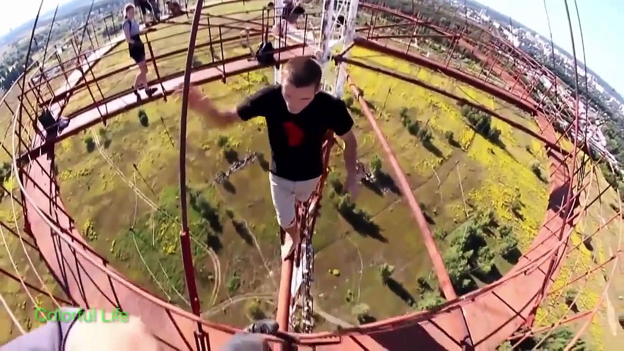DON'T LOOK DOWN - Awesome People 2015 (DON'T WATCH if you afraid the heights)